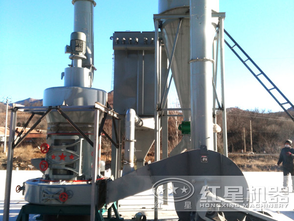 滑石磨粉生產現場圖