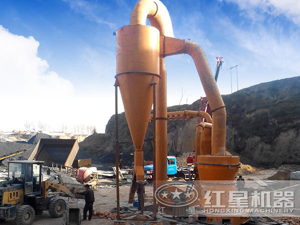 膨潤土磨粉生產(chǎn)現(xiàn)場圖