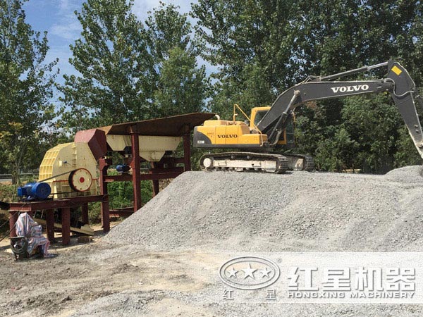 錘式破碎機生產(chǎn)現(xiàn)場