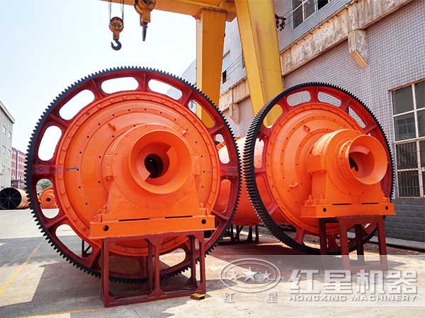 節(jié)能環(huán)保球磨機(jī)設(shè)備實(shí)拍