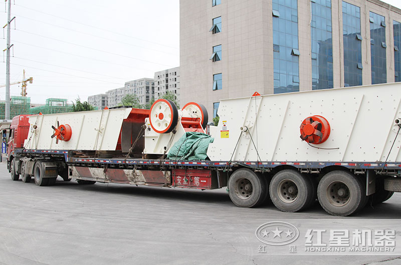 紅星鄂破機(jī)裝車發(fā)貨現(xiàn)場 紅星鄂破機(jī)裝車發(fā)貨現(xiàn)場