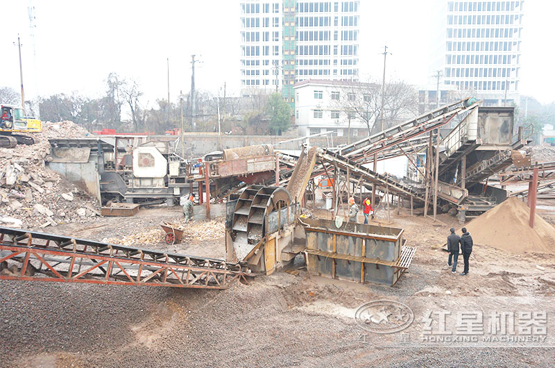 建筑廢料加工廠作業(yè)現(xiàn)場(chǎng) 建筑廢料加工廠作業(yè)現(xiàn)場(chǎng)