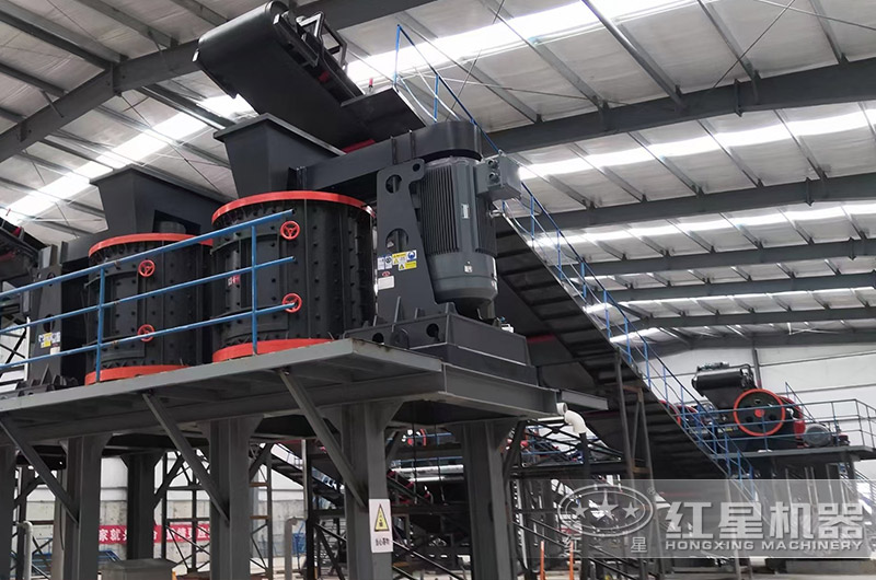 復(fù)合式破碎機現(xiàn)場