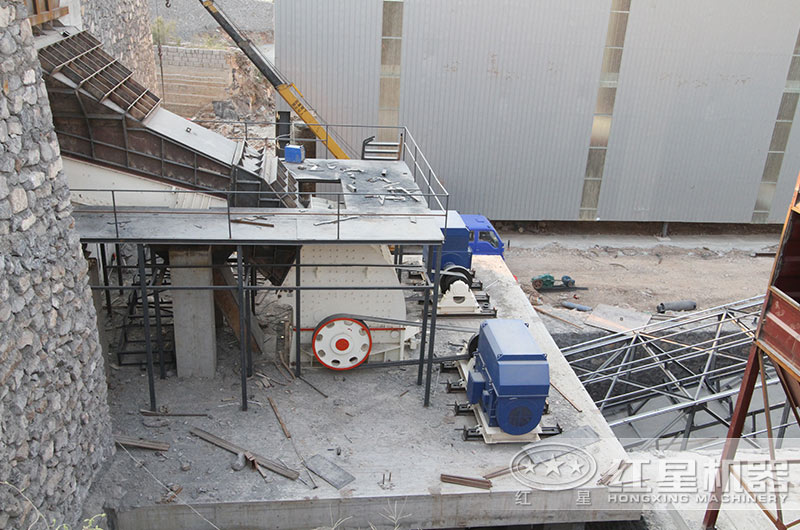 石灰石破碎現場實拍