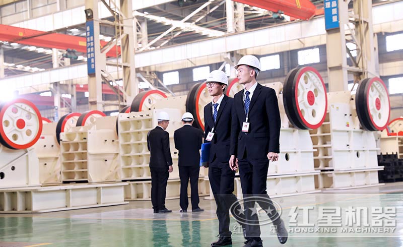 專業(yè)工程師為用戶選擇破碎機型號 專業(yè)工程師為用戶選擇破碎機型號