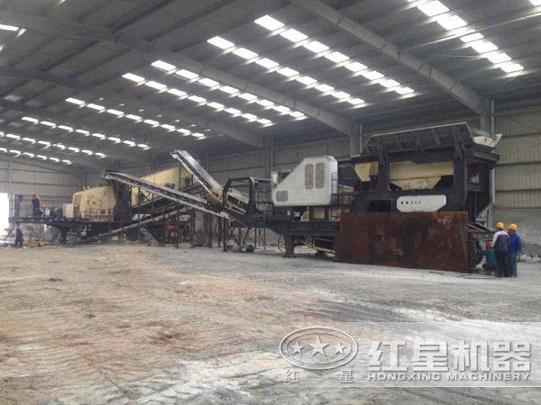 一小時(shí)產(chǎn)一百?lài)嵜喉肥喬ナ揭苿?dòng)破碎機(jī)用戶(hù)現(xiàn)場(chǎng)