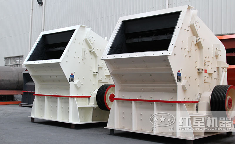 小型反擊式碎石機(jī)