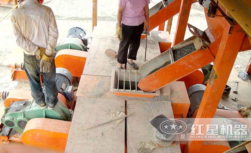 山西客戶(hù)對(duì)輥式碎煤機(jī)作業(yè)現(xiàn)場(chǎng)