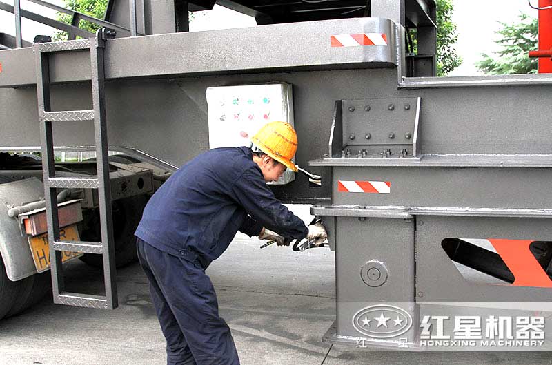 發(fā)貨前，再次認真檢查設(shè)備