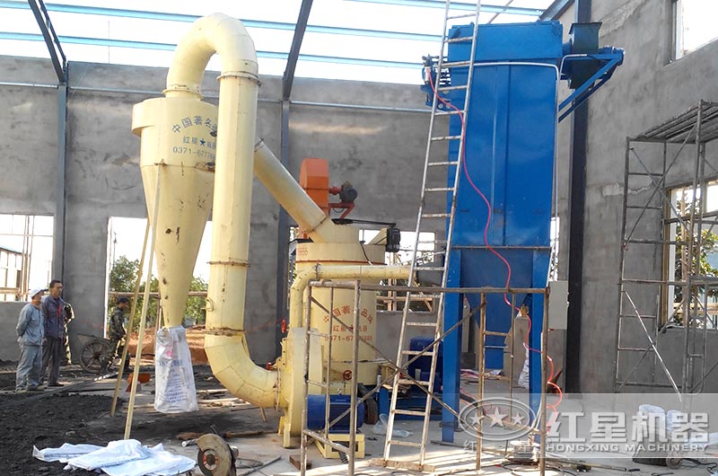 雷蒙磨生產線作業(yè)現場