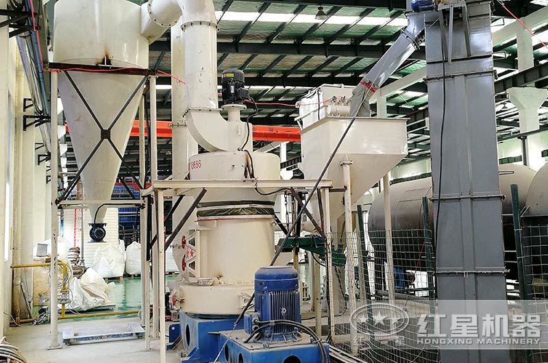 雷蒙磨粉生產(chǎn)線作業(yè)現(xiàn)場