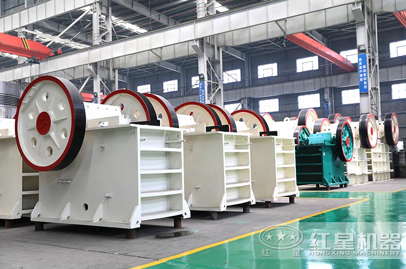 600一900碎石機設(shè)備圖片