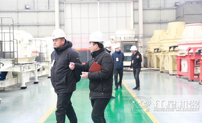 客戶到設(shè)備生產(chǎn)車間實地考察