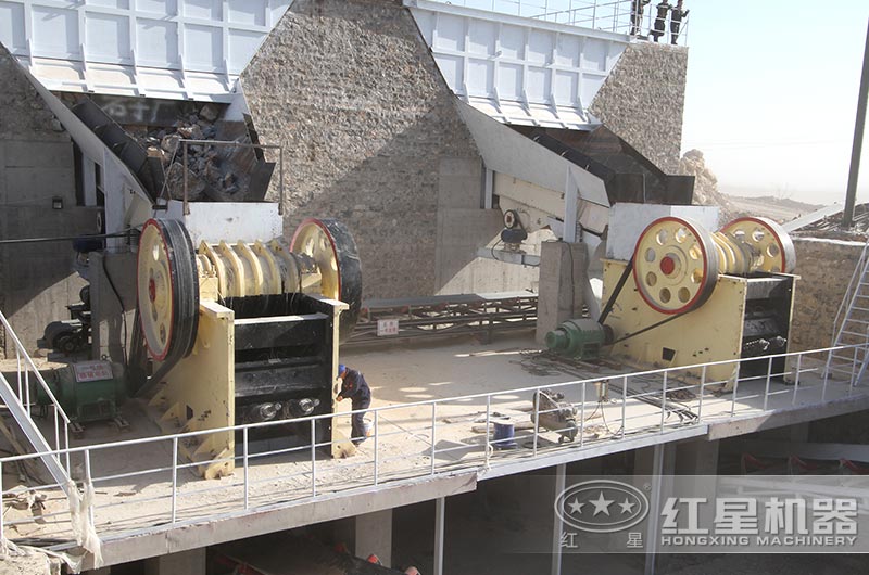 碎石機顎破破碎處理現(xiàn)場應用圖片