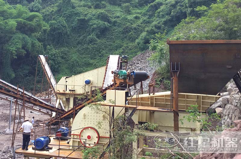 重錘式破碎機(jī)大錘頭、雙動(dòng)力，一機(jī)兩用