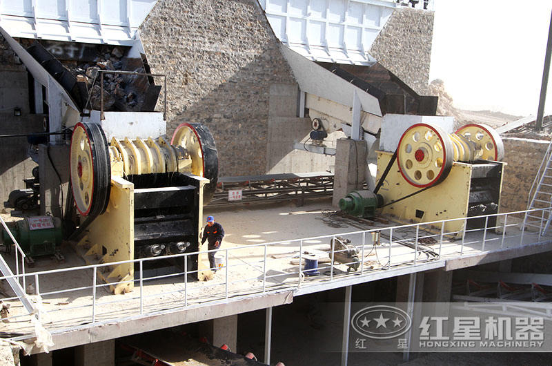 兩臺57顎破機(jī)助力大型砂石廠生產(chǎn) 兩臺57顎破機(jī)助力大型砂石廠生產(chǎn)