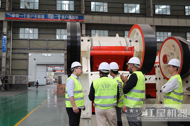 選購磚頭粉碎機器，就來河南紅星