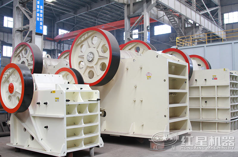 大石頭破碎機(jī)_顎式破碎機(jī)廠區(qū)實(shí)拍圖