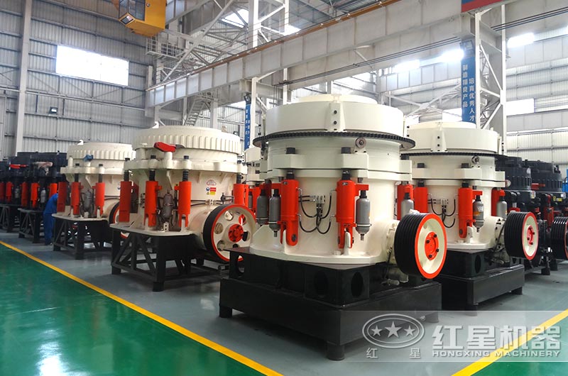 大型圓錐式打石機(jī)車(chē)間實(shí)拍圖