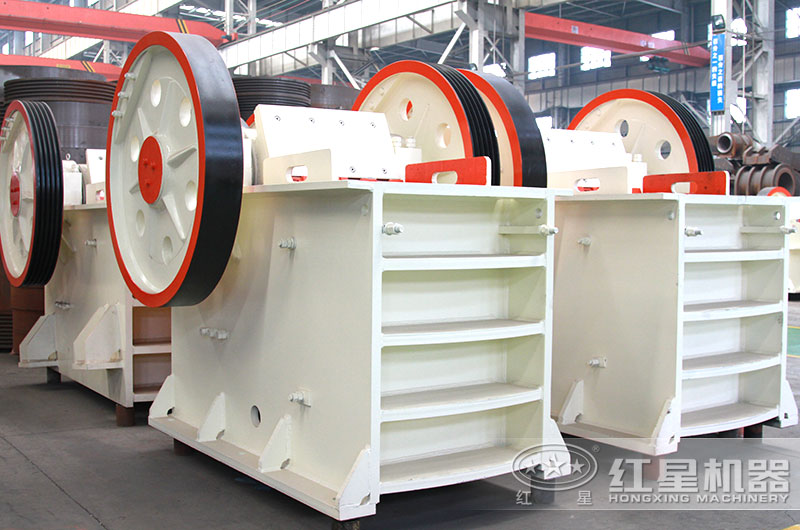 顎式破碎機(jī)車間實(shí)拍圖 顎式破碎機(jī)車間實(shí)拍圖