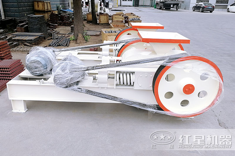 對(duì)輥式制砂機(jī)實(shí)拍大圖