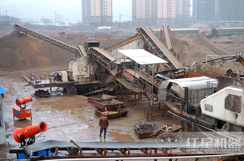 移動式建筑垃圾破碎機生產現(xiàn)場 移動式建筑垃圾破碎機生產現(xiàn)場