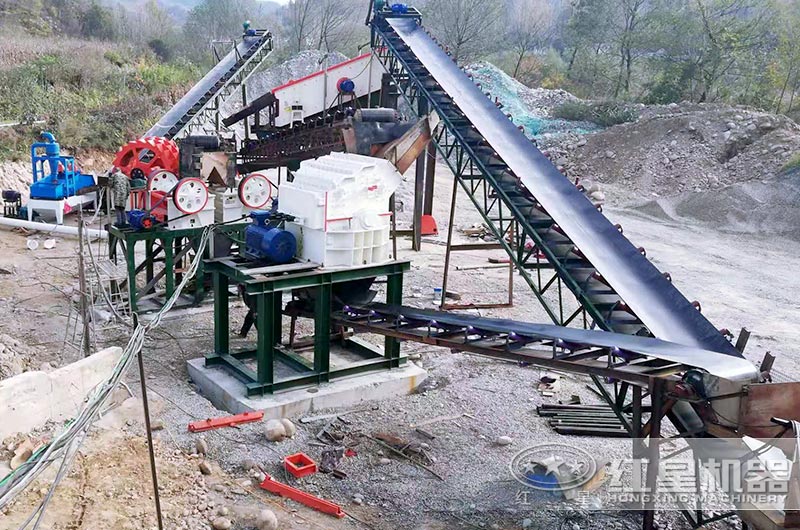 小型石子粉碎機生產(chǎn)現(xiàn)場圖 小型石子粉碎機生產(chǎn)現(xiàn)場圖