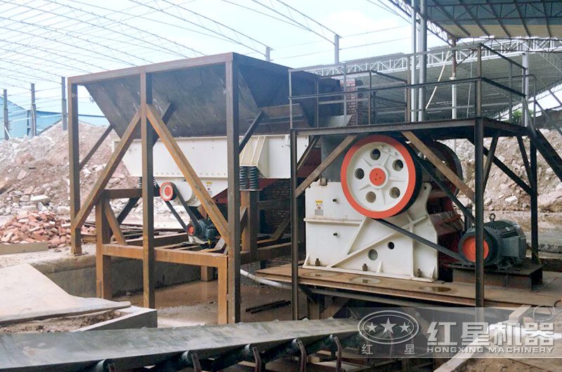 破碎現(xiàn)場的鄂破1215型號