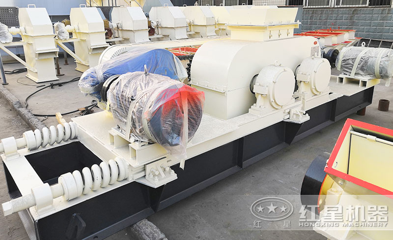 輥式制砂機設(shè)備實拍