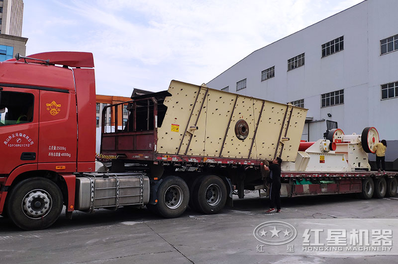 小型石子破碎機設備發(fā)貨中