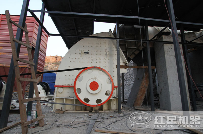 簡易錘破制砂現(xiàn)場